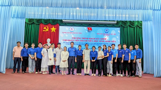 KHÁM SỨC KHỎE NGOẠI VIỆN CHO SINH VIÊN TRƯỜNG CAO ĐẲNG NGHỀ SÓC TRĂNG