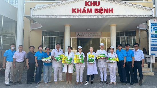 CÔNG ĐOÀN BỆNH VIỆN TÂM THẦN – DA LIỄU – MẮT SÓC TRĂNG CHĂM LO TẾT 2026 CHO ĐOÀN VIÊN